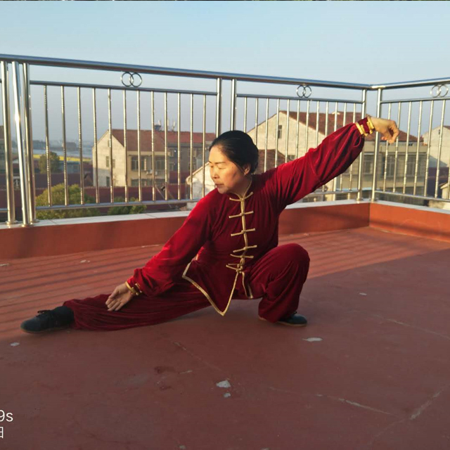 市一星级教练员 龙爱香